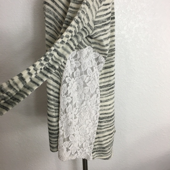 Rewind XL Sweater Gray Stripe Lace Side Panels Striped Lightweight - Picture 4 of 9